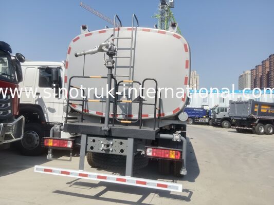 Sinotruk Howo Sprinkler Water Tank Truck 10-25CBM 6 X 4 Euro 2 371HP White