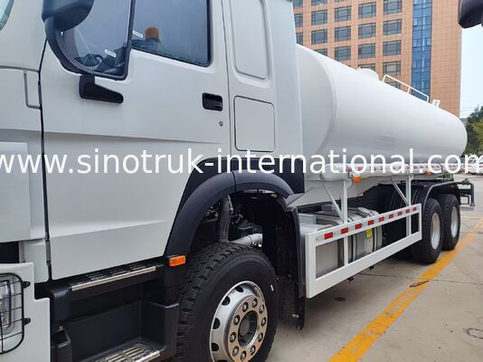 25 Cubic Meter HOWO Water Tank Sprinkler Truck with 380HP Powerful Engine