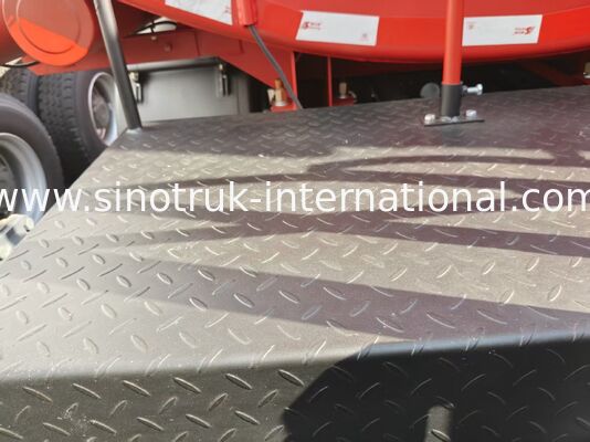 SINOTRUK HOWO 4×2 Light Sprinkler, 6CBM Water Tank Truck