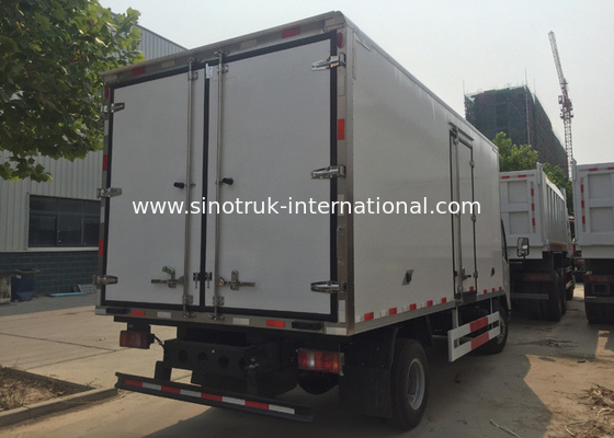 7 Ton Refrigerated Truck For Frozen Foods Transporting ZZ1127G4215C1