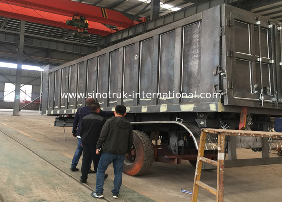 Metal 60T Custom Semi Trailer , Semi Low Loader For Big Loading Capacity