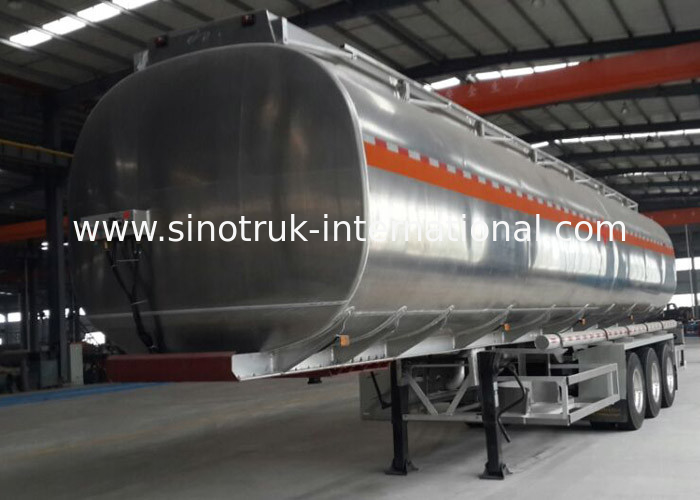 Semi Trailer Oil Tank Truck 3 Axles 50-80 Tons 45-60CBM SINOTRUK HOWO