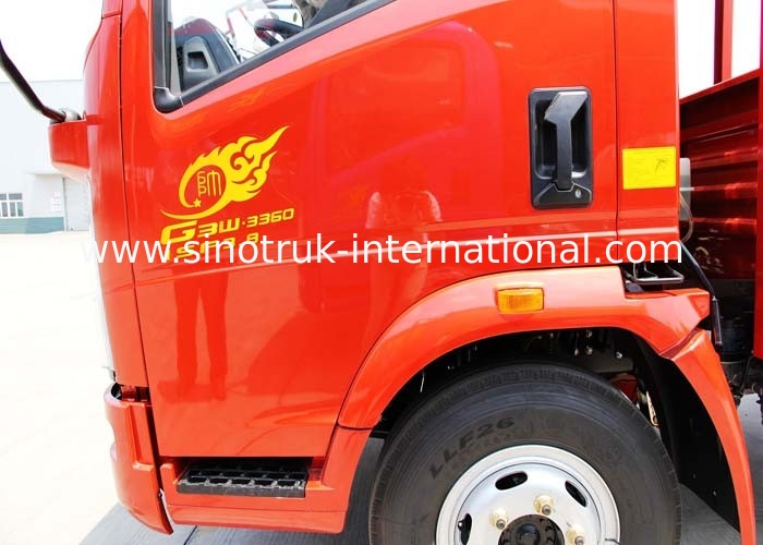 Red Light Duty Trucks SINOTRUK HOWO 4.5 Tons With 490Xichai Engine