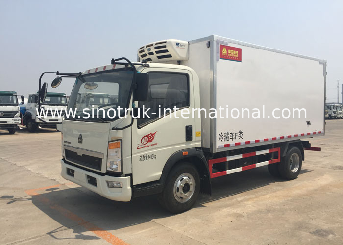 Euro 2 5 Ton Refrigerated Truck For Frozen Foods Transporting XL-300  -18 Degree