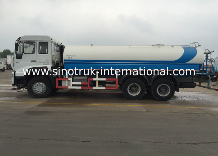 5000 Gallon Water Tank Truck SINOTRUK 11.00R20 Radial Tyre 9920 × 2496 × 3550 Mm