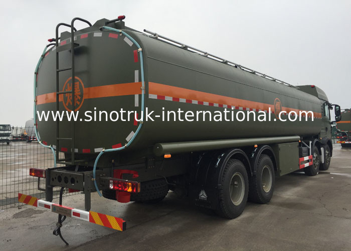 Stable Fuel Tanker Truck SINOTRUK HOWO 30 - 40 Tons For Oil Transportation 8X4 RHD