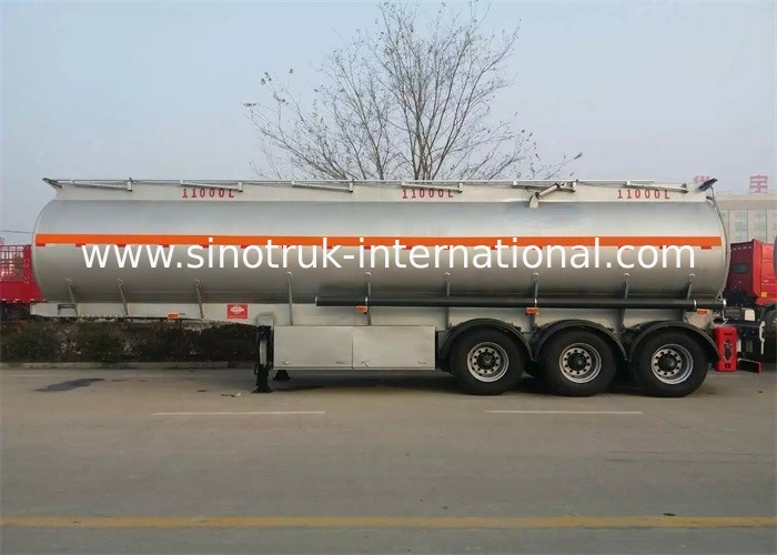 CIMC Tri - Axle Fuel Tanker Truck Semi Trailer 50 - 80 Tons For Carrying Oil