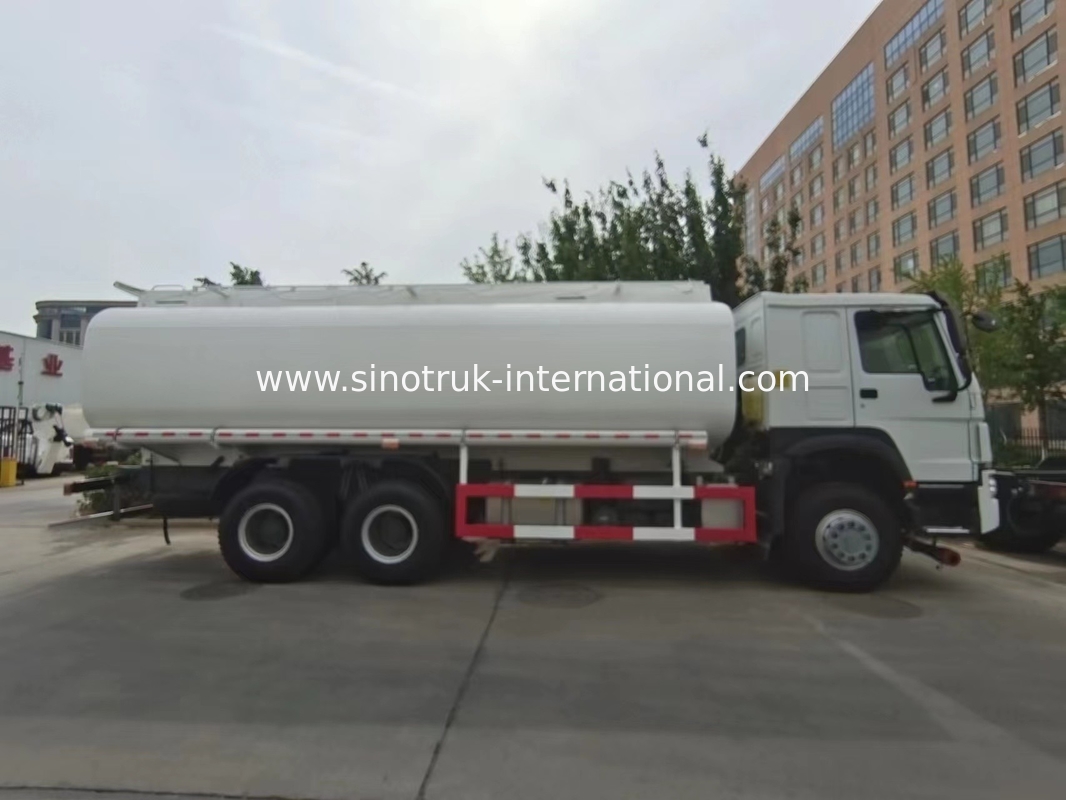 HOWO 6×4 10 Wheels Oil Tank Truck 400HP 20CBM For Transportation