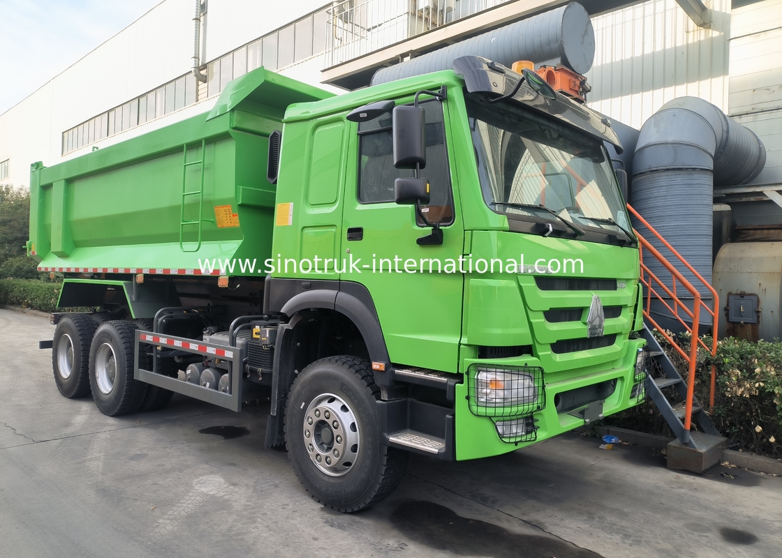 Sinotruk Howo Tipper Dump Truck 380Hp 6 × 4 U Shape Cargo Body Green Color