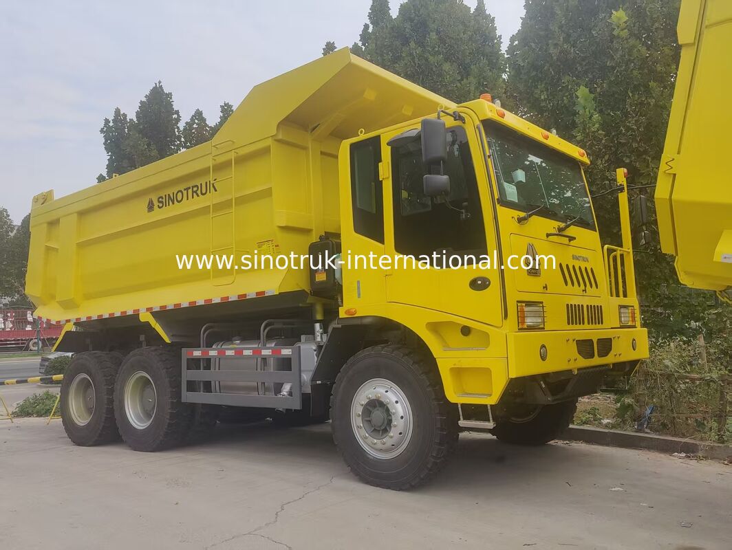 Sinotruk Mining Dump Truck with 430HP Engine 6x4 Drive Model and 16mm Bottom Thickness Cargo Box