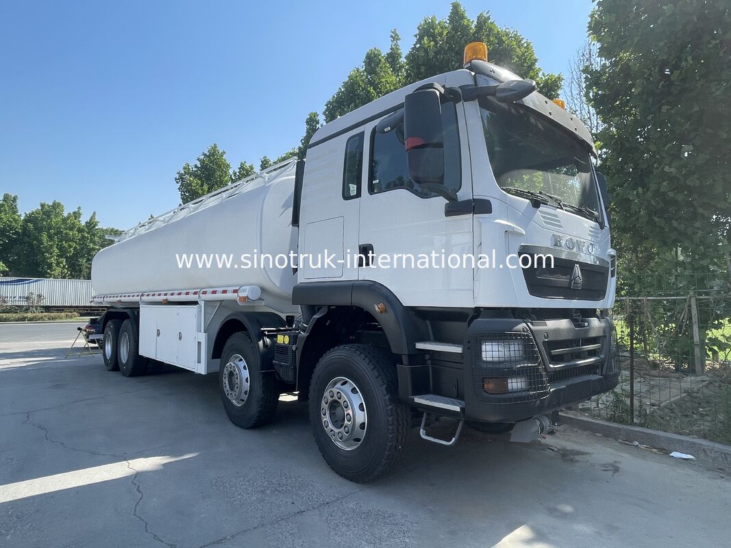 HOWO 8X4 Petroleum Oil Storage Tank Fuel Delivery Truck 35CBM Two Warning Lights With pipe gun