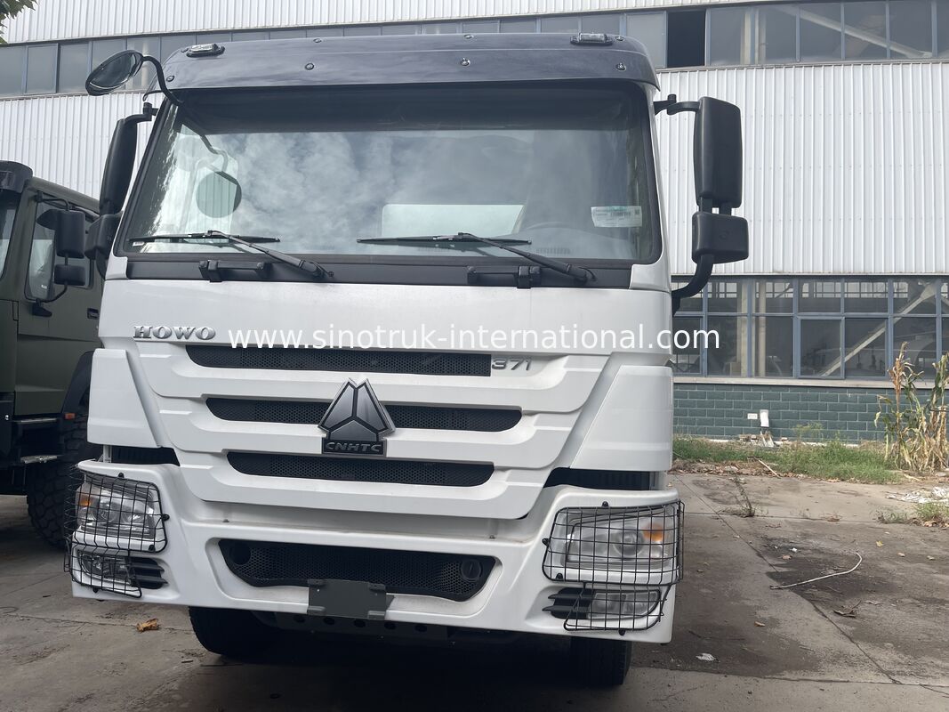 Oil Transport Vehicle Oil Tank Truck , Mobile Gas Station Fuel Oil Trucks 371HP 33CBM