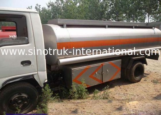Transporting Oil Tank Truck SINOTRUK HOWO 5-6CBM