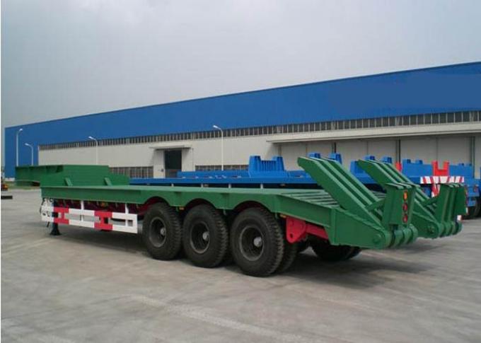 Low-bed Semi Trailer Truck 3 Axles 75Tons 17m for Carrying construction mac...