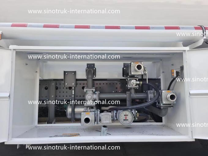 SINOTRUK Howo Semi Truck Fuel Tank 4x2 Lhd Euro2 290hp