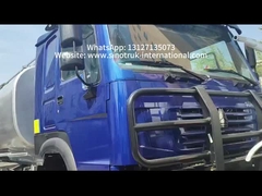 Heavy-Duty HOWO 8*4 400HP LHD Fuel Truck: 40CBM Double Tank System for Long-Range Fuel Distribution