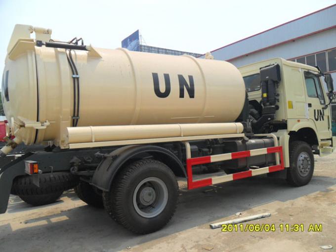 SINOTRUK HOWO Sewage Suction Truck 10000L LHD 4X2 , Liquid Waste Trucks